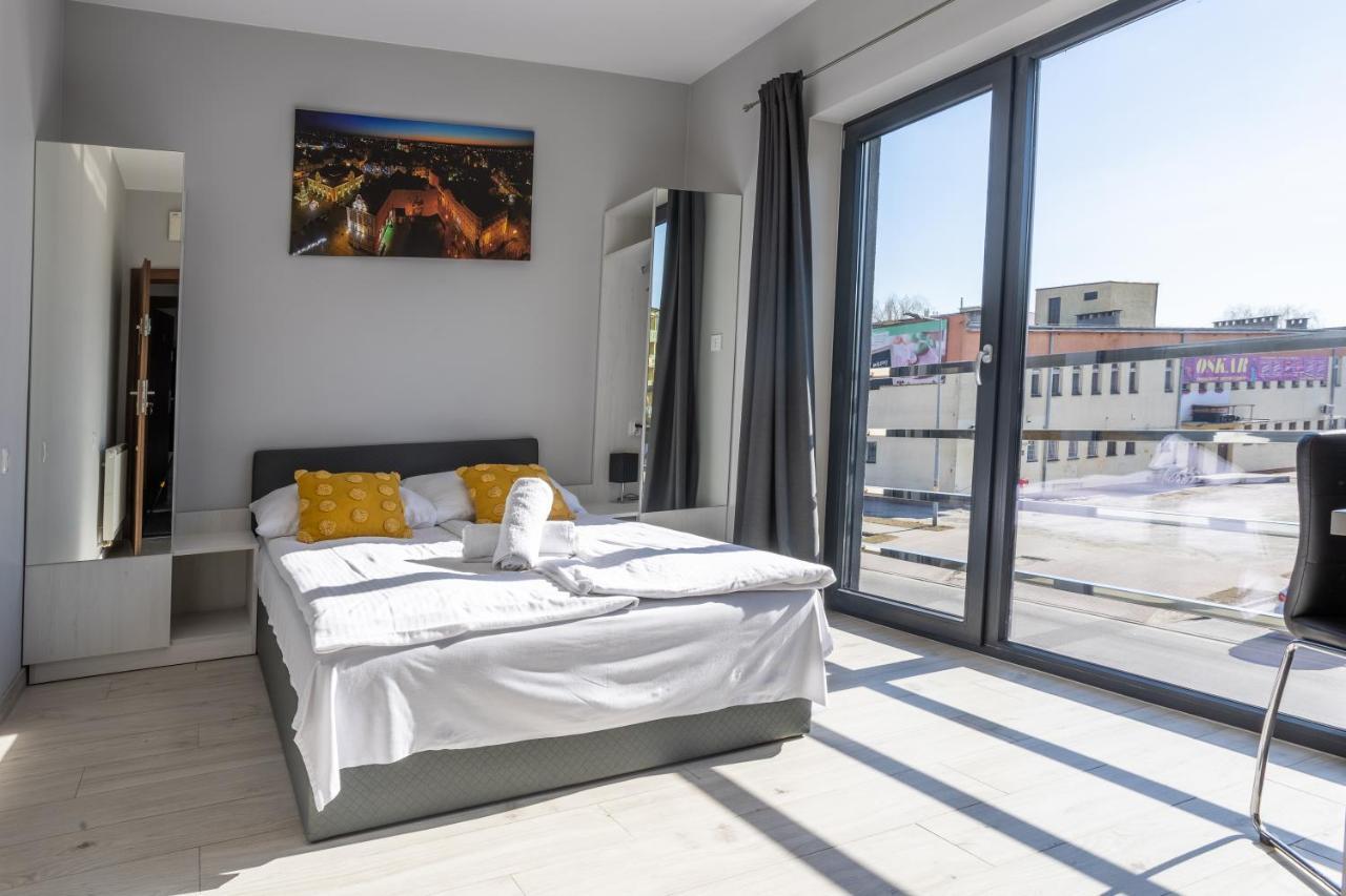 Noclegijarocin Bed & Breakfast Ngoại thất bức ảnh