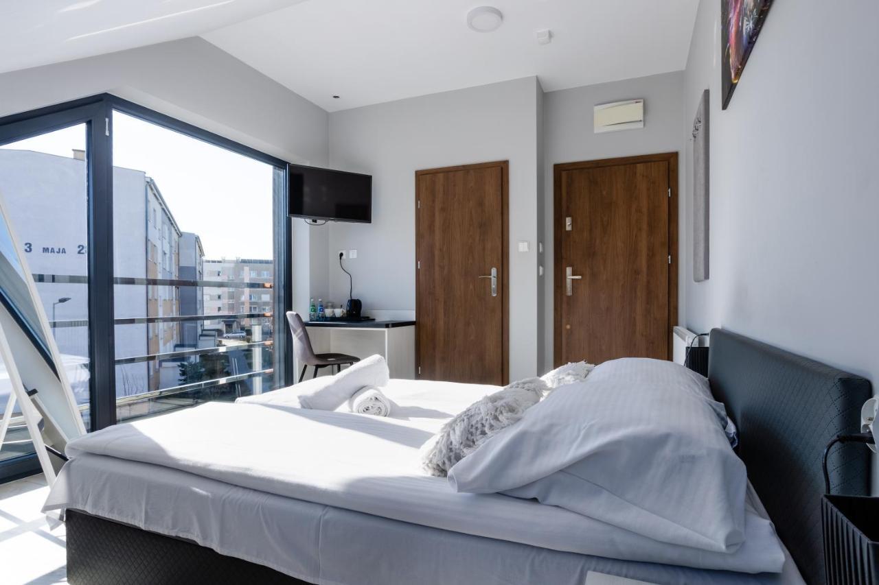 Noclegijarocin Bed & Breakfast Ngoại thất bức ảnh
